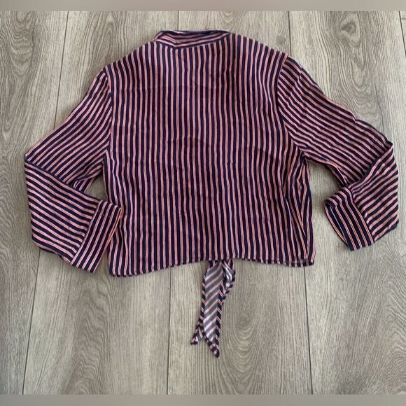 Forever 21 womans L button down long sleeve crop top - Picture 2 of 3